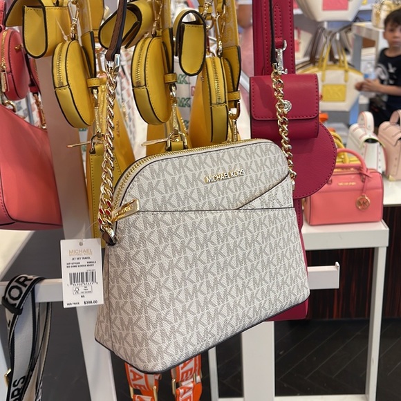 MICHAEL KORS Jet Set Medium Logo Dome Satchel Crossbody 
Vanilla 
NWT - Picture 2 of 16